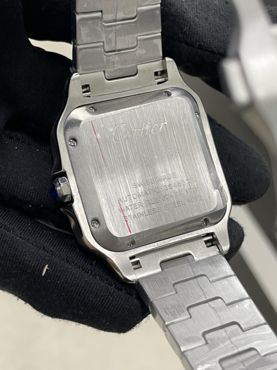 Tìm hiểu giá đồng hồ Cartier mặt vuông đính đá trên thị trường