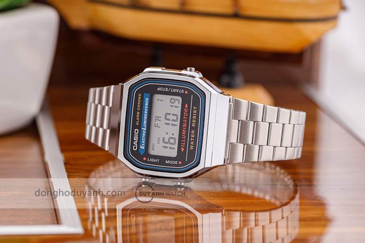 Đồng hồ Casio A168WA-1WDF với thiết kế cổ điển và dây kim loại, mẫu đồng hồ điện tử dưới 3 triệu.