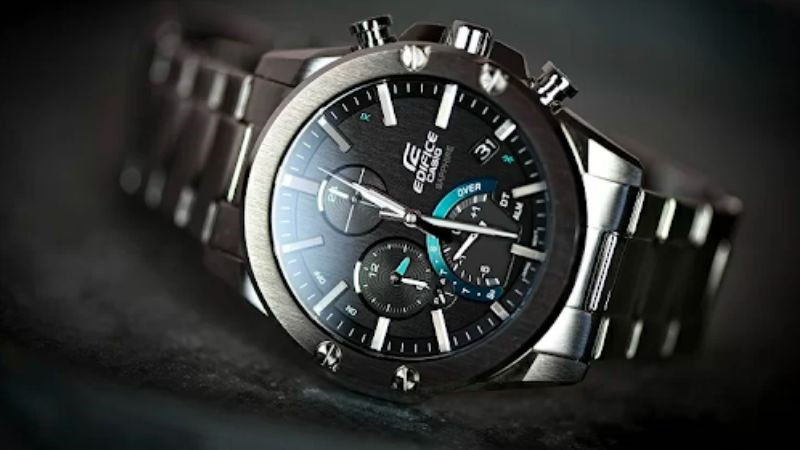 Bộ máy Quartz chuẩn Nhật Bản và tuổi thọ pin ấn tượng của đồng hồ Casio Edifice, khẳng định chất lượng bền bỉ.