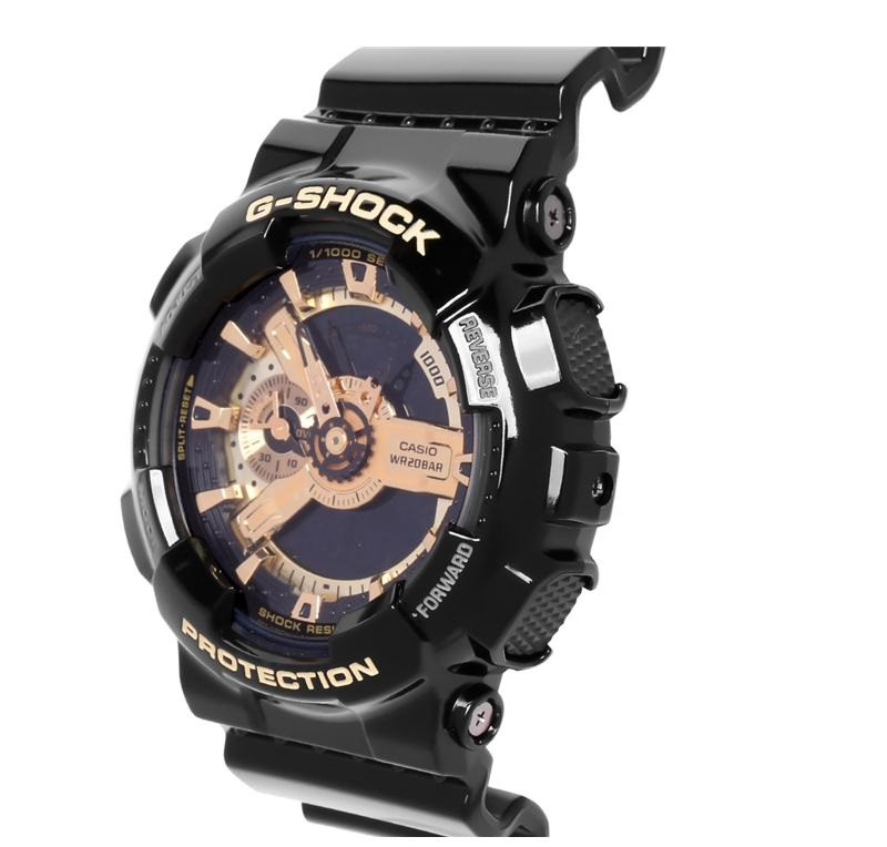 Cận cảnh mặt đồng hồ Casio G-Shock GA-110GB-1ADR, nổi bật với kim và chi tiết mạ vàng tinh tế.