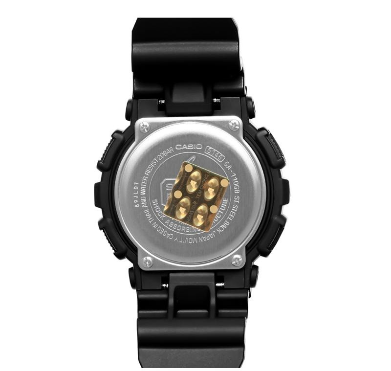 Khả năng chống va đập vượt trội của đồng hồ Casio G-Shock GA-110GB-1ADR, biểu tượng cho độ bền bỉ.