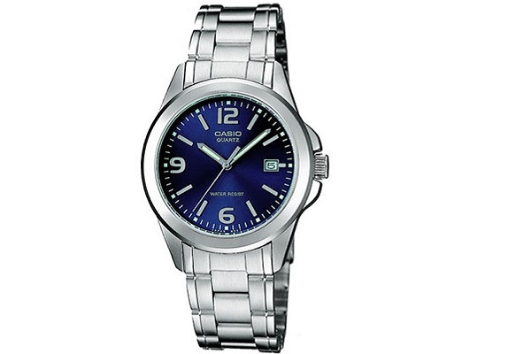 Đồng hồ Casio MTP-1215A-2ADF với mặt số xanh dương, kim và vạch chỉ giờ dạ quang, minh họa vẻ lịch lãm của đồng hồ Casio chính hãng giá tốt