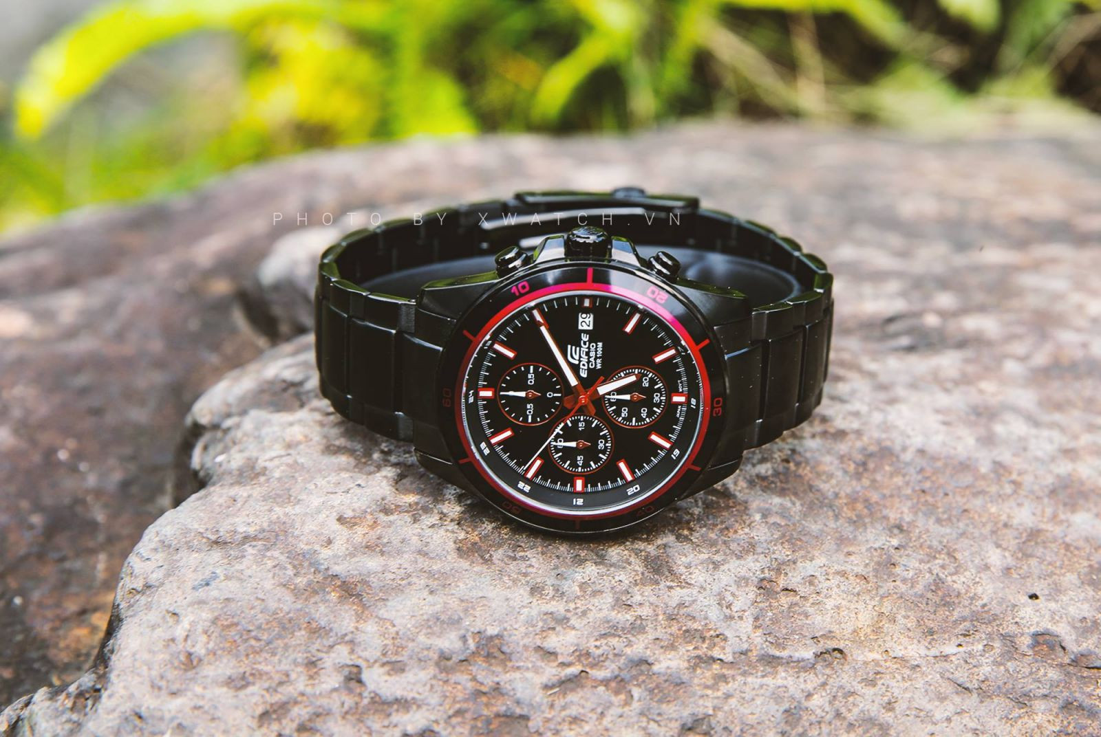 Đồng hồ Casio Edifice với dây kim loại, mang vẻ đẹp thể thao và thanh lịch từ các hãng đồng hồ thể thao nổi tiếng