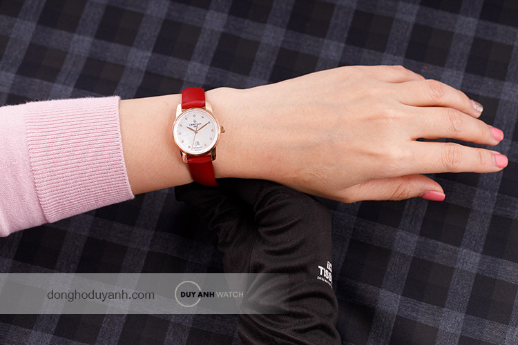 Certina DS Podium Lady C001.007.36.116.02 nhìn từ một góc độ khác
