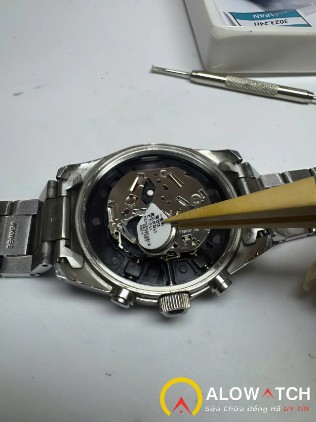 Đồng hồ chạy chậm là dấu hiệu quan trọng cần thay pin đồng hồ tại Hà Nội