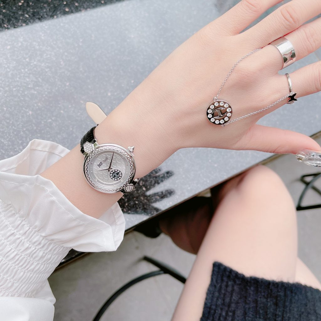 Đồng hồ Just Cavalli nữ dây da lên tay sang trọng