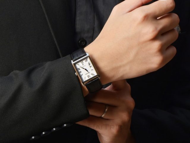 Đồng hồ Citizen BH3000-09A nam mặt vuông dây da đen lịch lãm