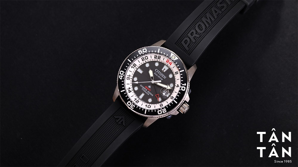 Đồng hồ nam Citizen Eco-Drive Promaster với dây đồng hồ cao su bền bỉ, lý tưởng cho phong cách thể thao và lặn.
