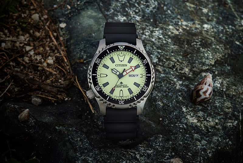 Đồng hồ Citizen NY0080-12X dây cao su thể thao