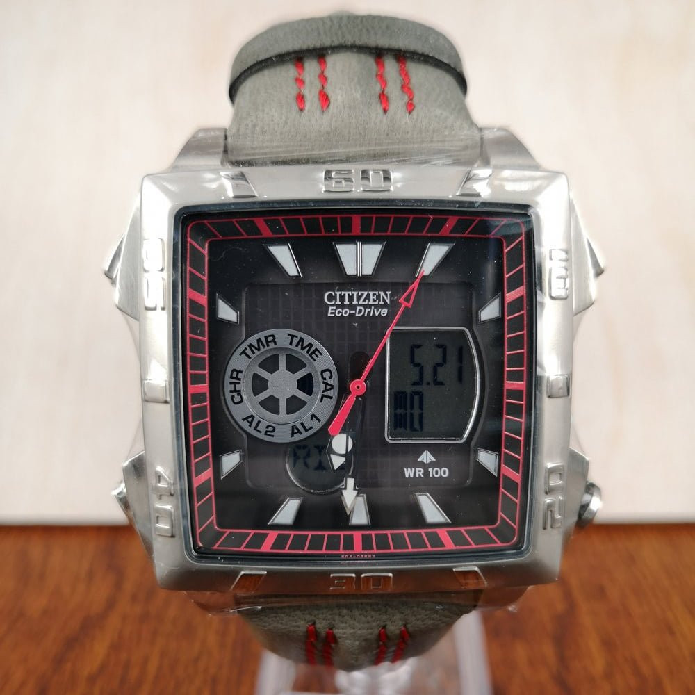 Thiết kế đồng hồ Citizen JZ1010-07E nam mặt vuông cá tính với dây da đỏ đen