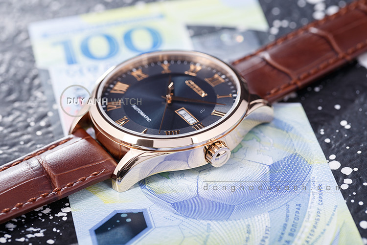 Cận cảnh Citizen NH8363-14H với bộ kim dauphine và ô lịch thứ ngày
