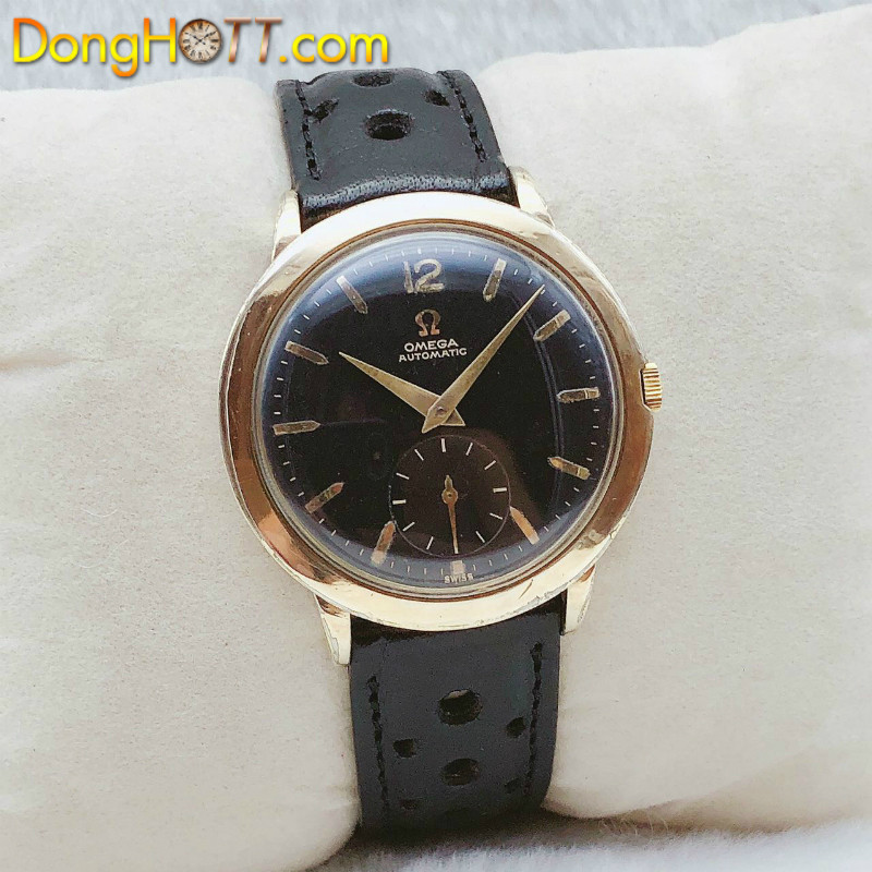 Mặt số và vỏ bọc vàng 18K của đồng hồ Omega Automatic