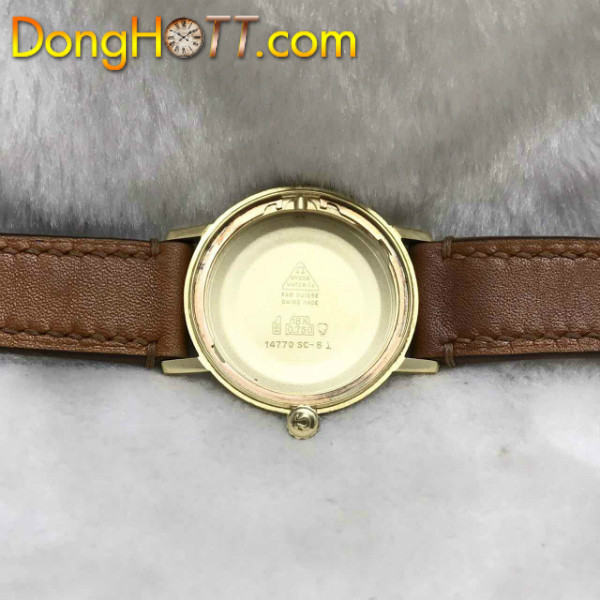 Điểm nhấn vàng đúc 18k nguyên khối của đồng hồ Omega cổ