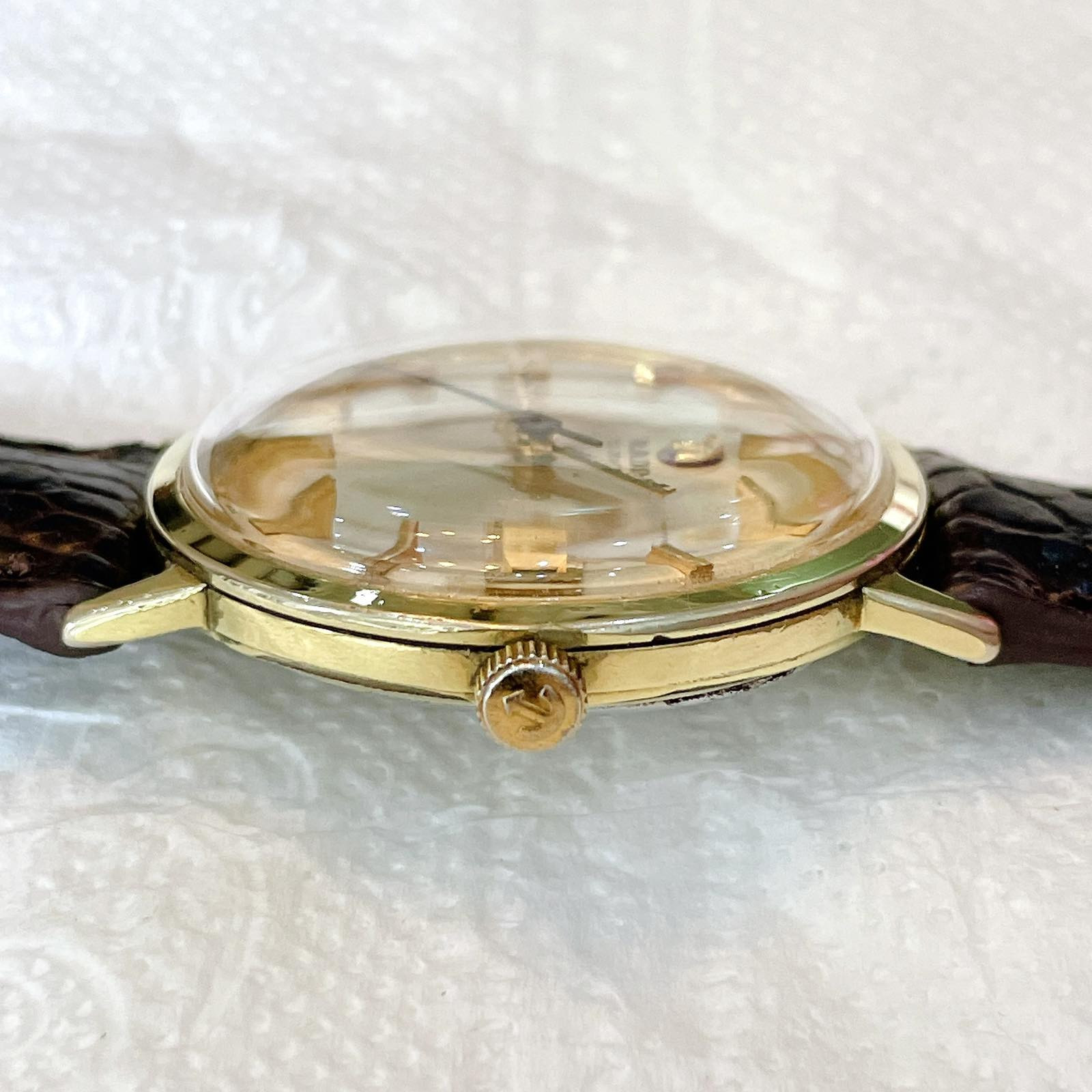 Núm chỉnh đồng hồ Rado cổ chính hãng Thụy Sĩ với logo mỏ neo đặc trưng
