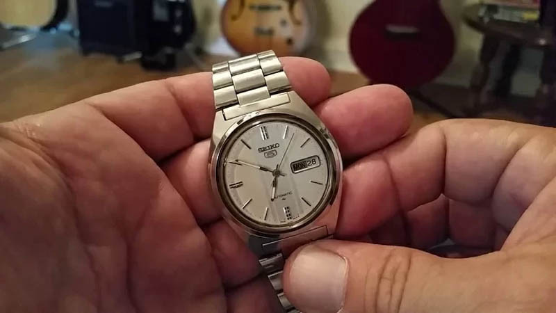 Bộ sưu tập đồng hồ Seiko 5 Automatic cổ, giá trị sưu tầm cao.