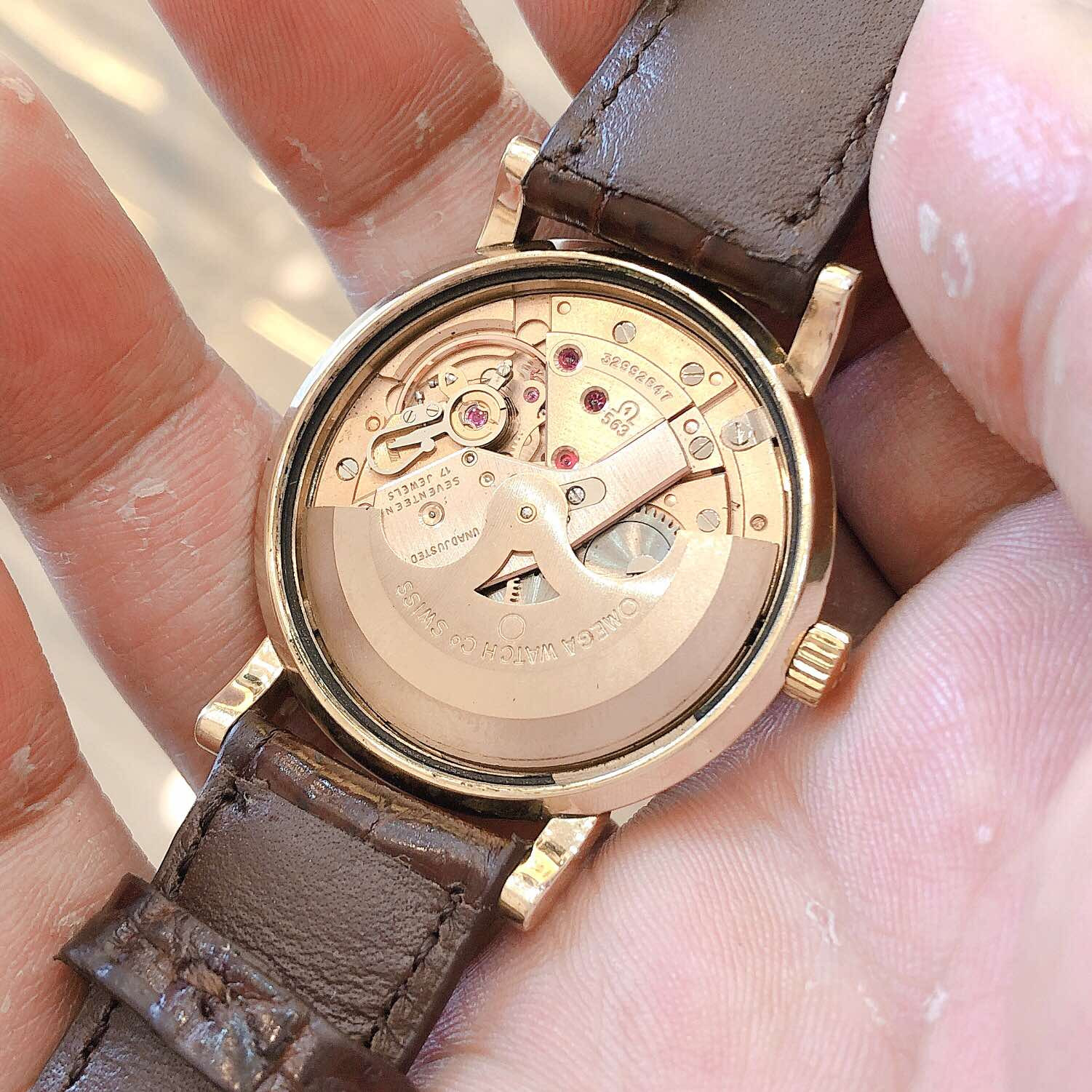 Bộ máy Omega Cal. 563 automatic của đồng hồ chính hãng