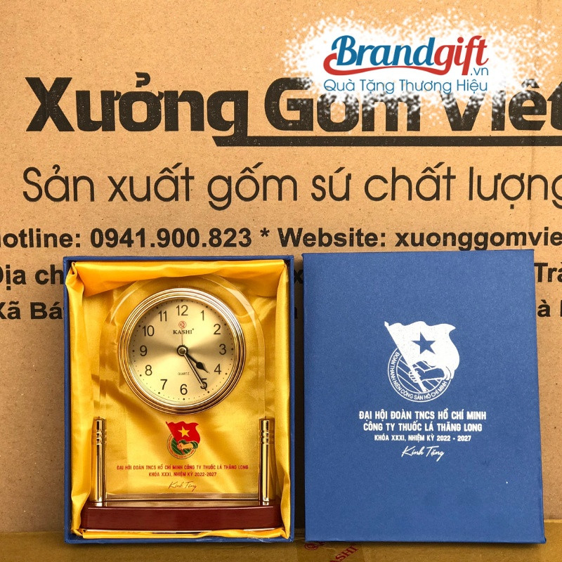 Dịch vụ in logo lên đồng hồ để bàn chuyên nghiệp