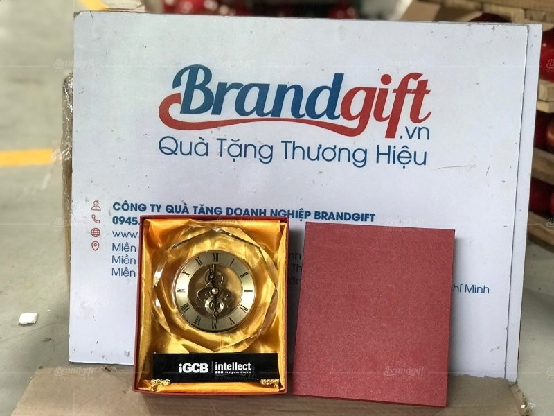 Đồng hồ để bàn in logo theo yêu cầu, thiết kế riêng biệt