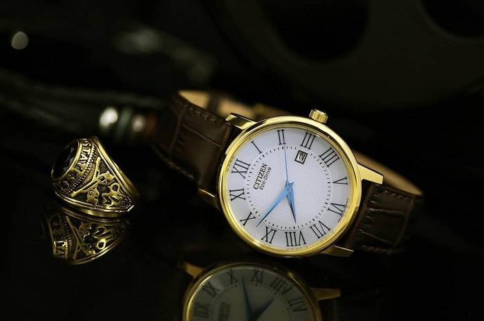 Đồng hồ Citizen Eco-Drive BM6752-02A dây da với thiết kế cổ điển, công nghệ hiện đại