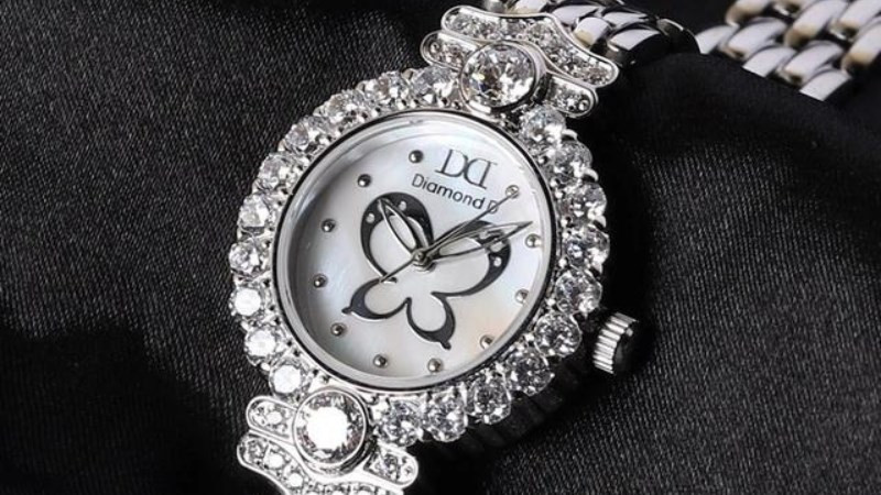 Phân khúc giá của đồng hồ Diamond D chính hãng tại Việt Nam