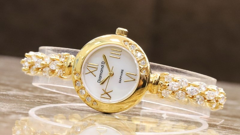 Mẫu đồng hồ Diamond D DM38025IG vàng sang trọng, đính đá lấp lánh