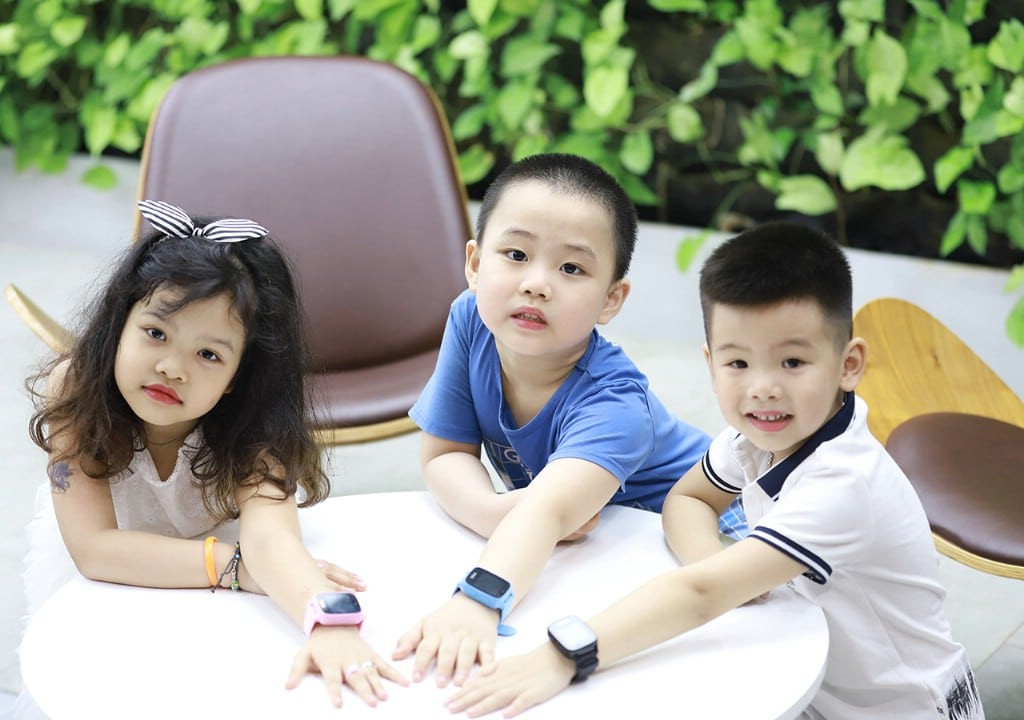 Giao diện đồng hồ màn hình cảm ứng MyKID Viettel