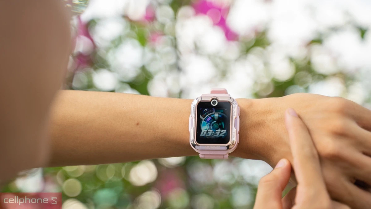 Đồng hồ trẻ em giá rẻ Huawei Watch Kids 4 Pro: Màn hình AMOLED, camera 5MP, định vị đa hệ thống
