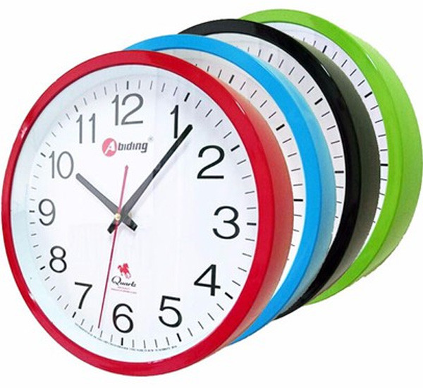 Bộ sưu tập đồng hồ nhiều màu sắc, cho thấy tầm quan trọng của màu sắc khi đặt đồng hồ theo phong thủy mệnh gia chủ