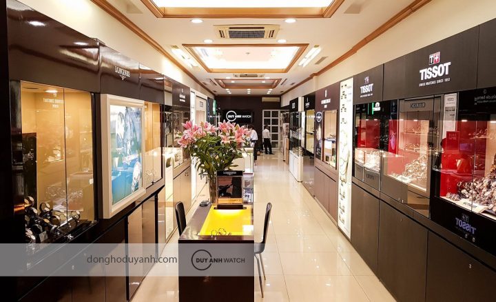 Mặt tiền tiệm sửa đồng hồ Duy Anh Watch tại 200A Phố Huế, Hà Nội, chuyên phục hồi đồng hồ cao cấp.