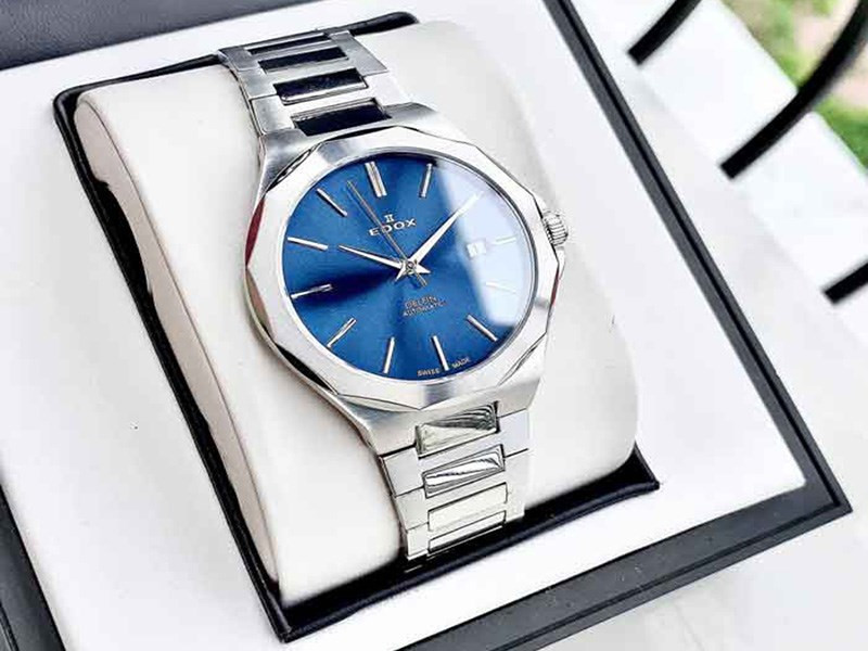 Bộ sản phẩm đồng hồ Edox chính hãng đầy đủ hộp đựng sang trọng và giấy tờ chứng nhận, thẻ bảo hành