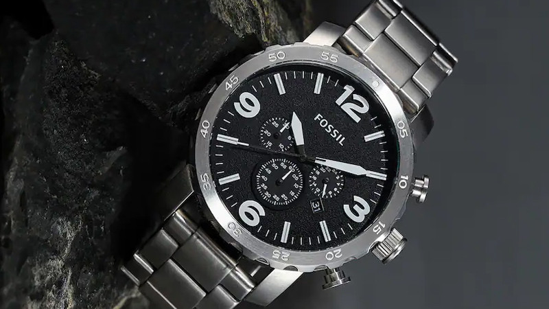 So sánh giá đồng hồ Elgin với các thương hiệu cùng tầm: Fossil