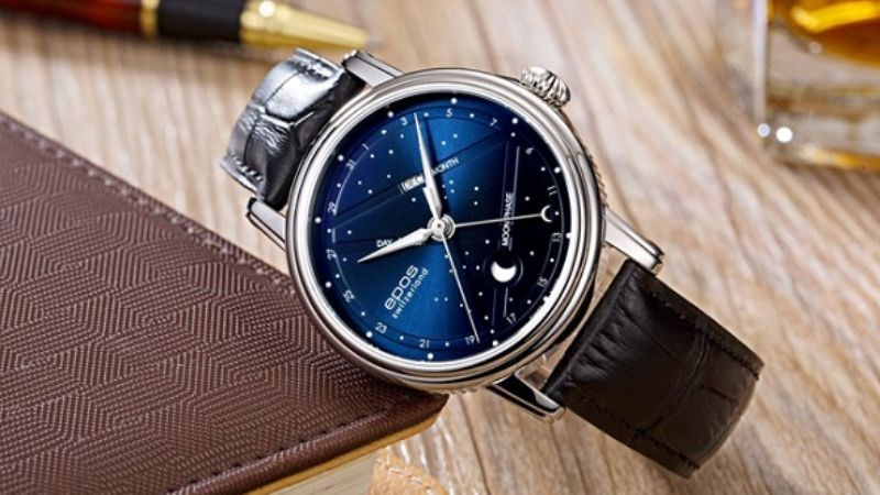 Các tính năng đặc biệt của đồng hồ Epos, như Moonphase và lịch