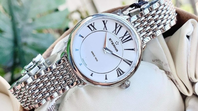 Đồng hồ Eterna Lady Eterna với thiết kế nữ tính, khẳng định sự ưu ái của thương hiệu Eterna dành cho phái đẹp