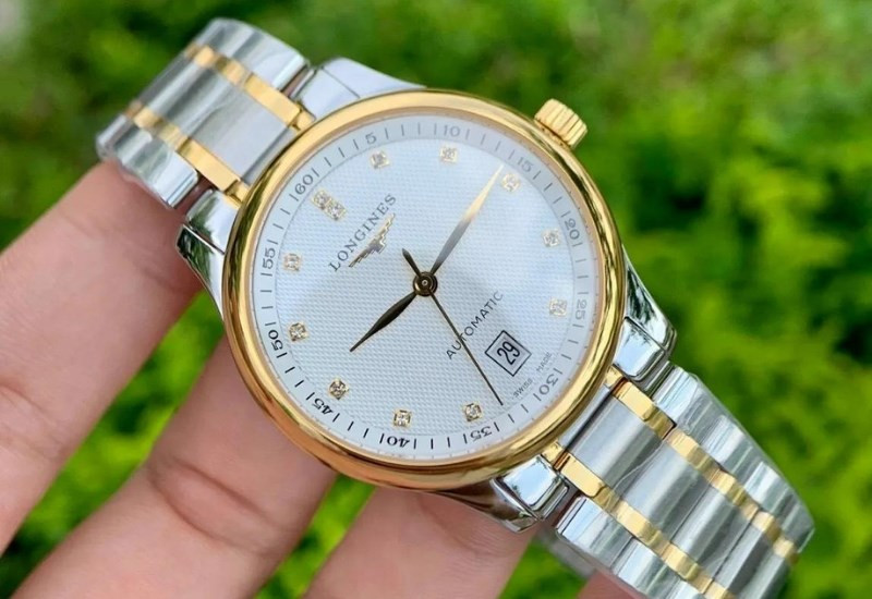 Đồng hồ Longines với thiết kế cổ điển, thể hiện chất lượng và uy tín của một thương hiệu đồng hồ Thụy Sĩ hàng đầu