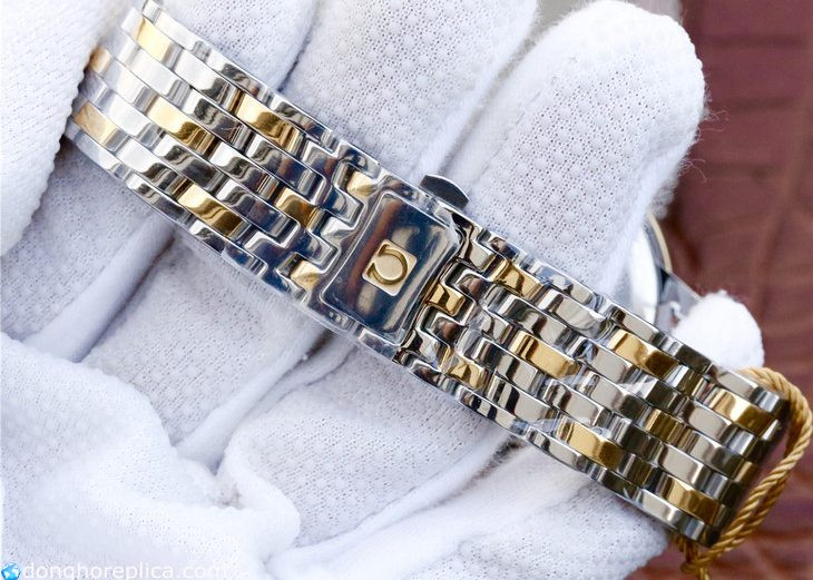 Đánh giá chi tiết bộ dây kim loại demi mạ vàng của đồng hồ Omega nam sapphire