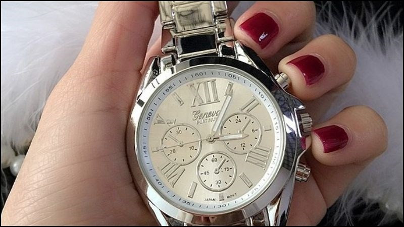 Thiết kế tỉ mỉ của đồng hồ Geneva PKHRGE004-3