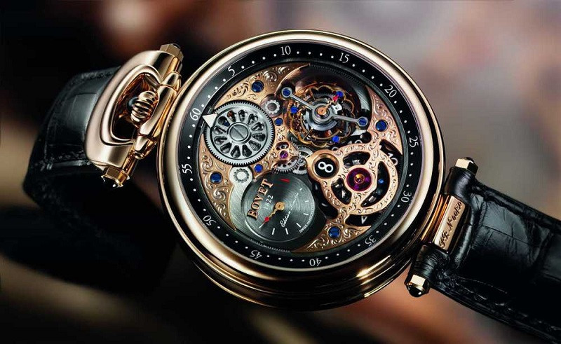 Đồng hồ Tourbillon lộ máy với cơ chế phức tạp, thể hiện đẳng cấp chế tác