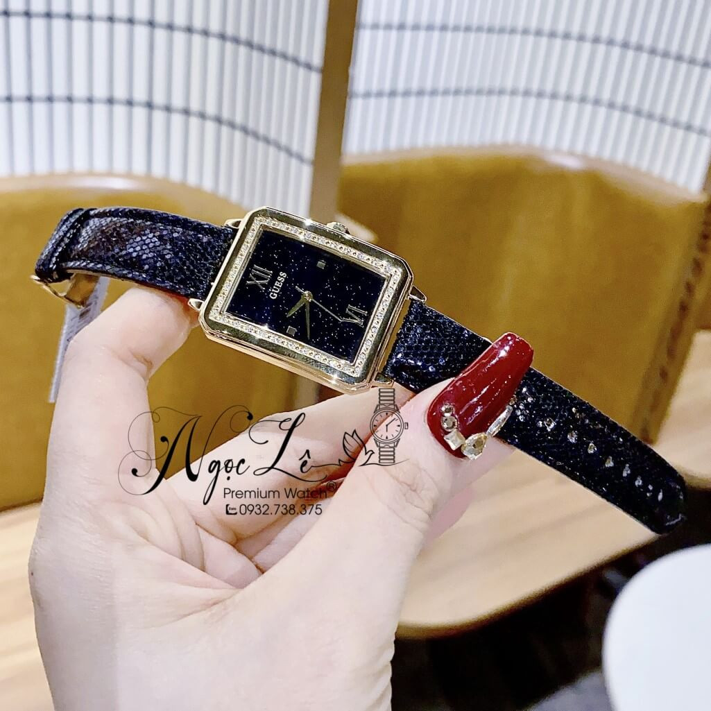 Dây da cao cấp của đồng hồ Guess mặt vuông