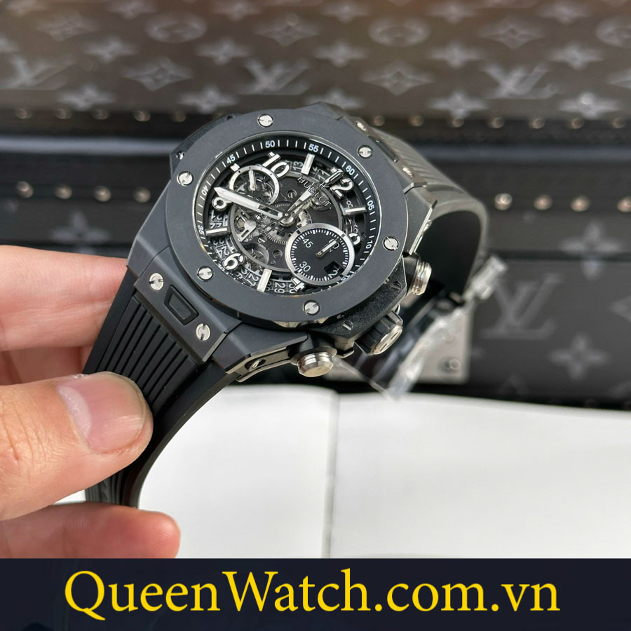 Đồng hồ Hublot Big Bang với thiết kế mặt số đen tinh tế