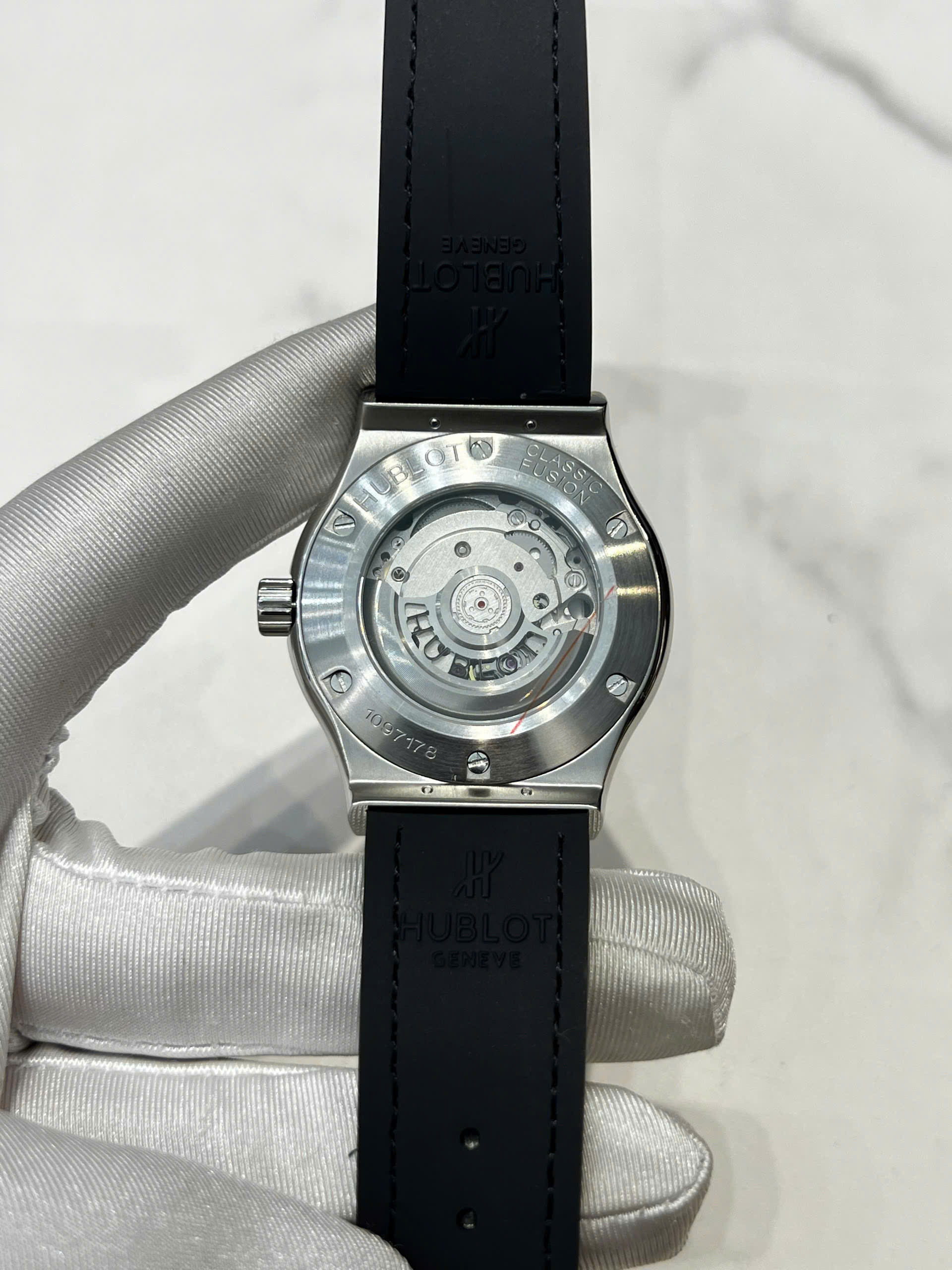 Đồng hồ Hublot nam máy cơ thể hiện phong cách và đẳng cấp phái mạnh
