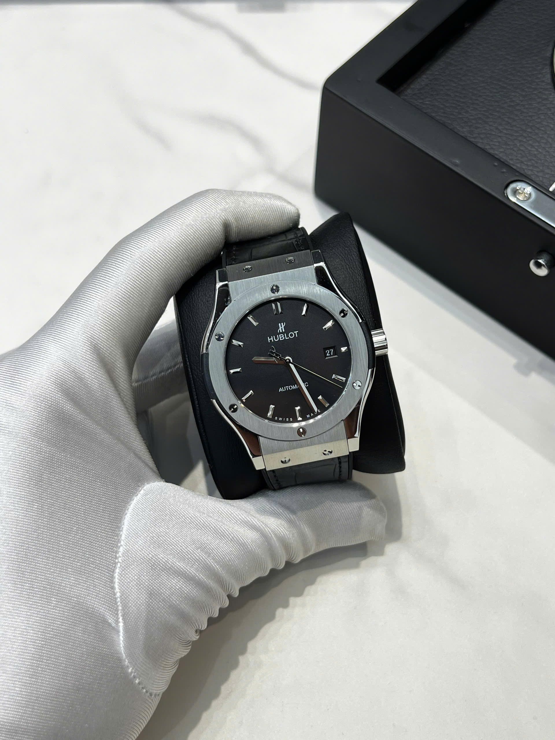 Đồng hồ Hublot nam máy cơ Classic Fusion màu đen sang trọng