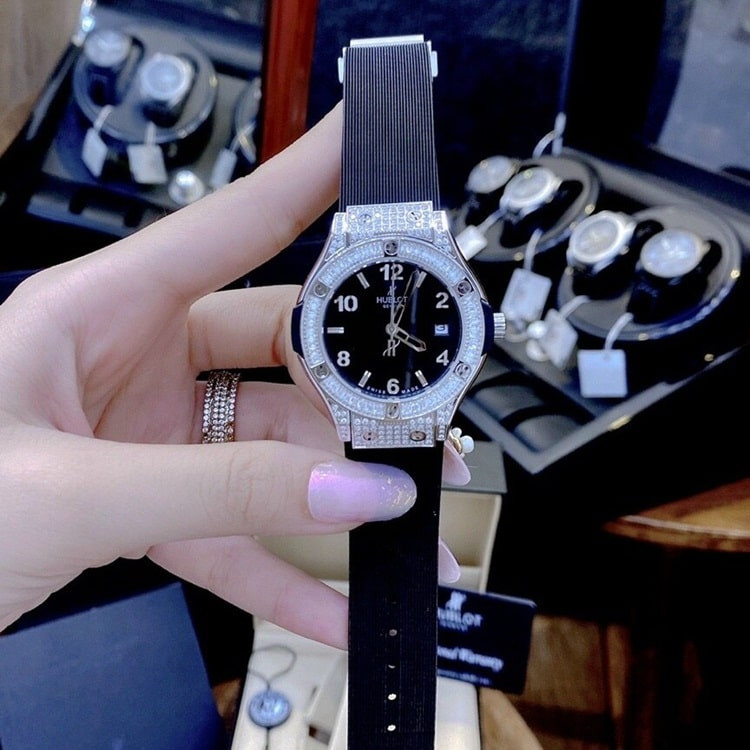 Mẫu đồng hồ Hublot nữ dây cao su thanh lịch