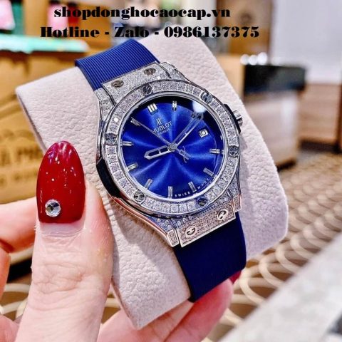 Đồng Hồ Hublot Nữ Màu Xanh: Biểu Tượng Của Sang Trọng Và Cá Tính