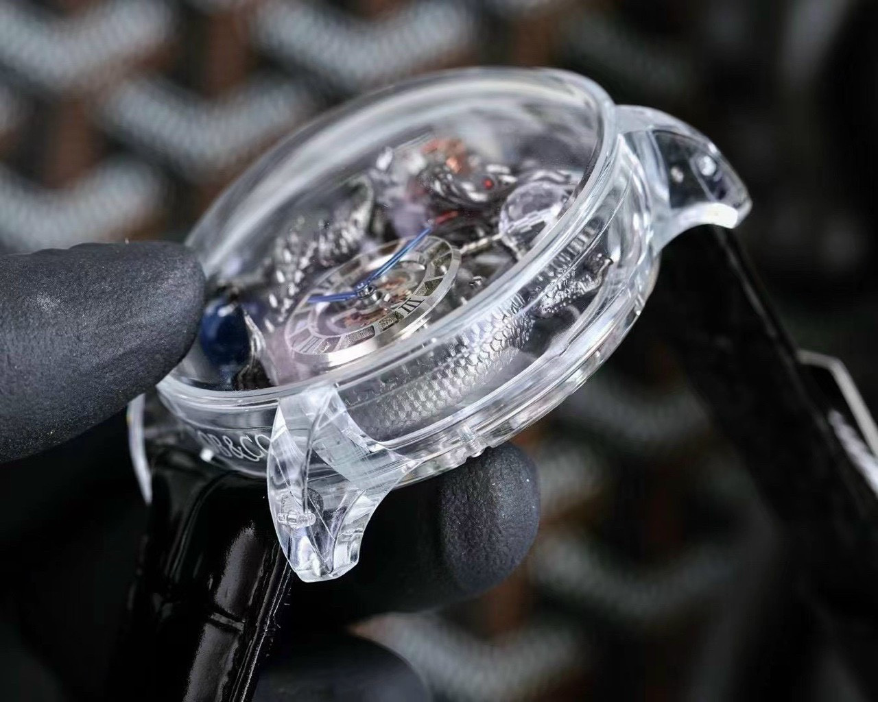 Đồng hồ Jacob & Co Astronomia Solar fake 1:1 hiển thị cơ chế tourbillon xoay trên mặt số xanh thẫm