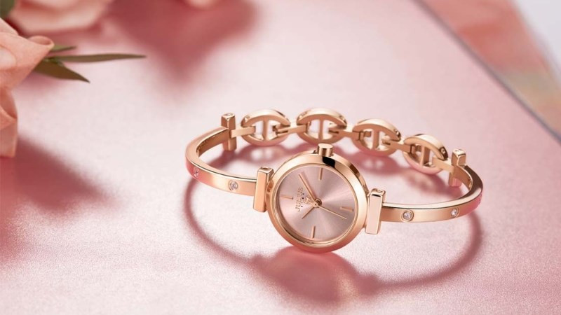 Đồng hồ Julius nữ dạng lắc tay thanh mảnh, tôn vinh cổ tay