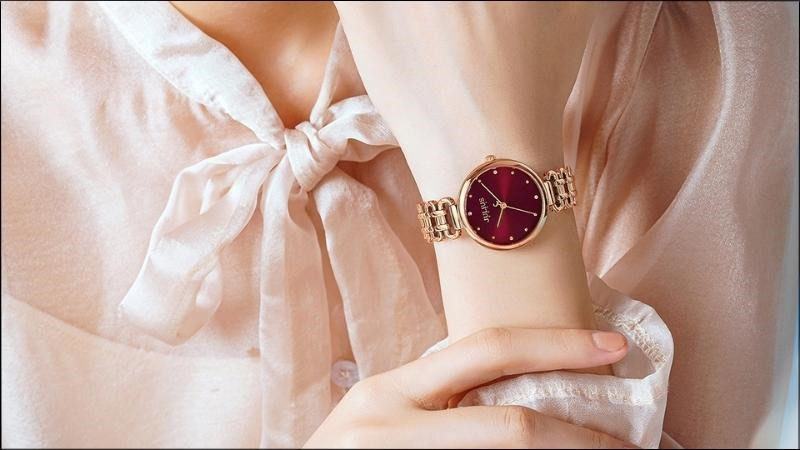 Mẫu đồng hồ Julius nữ mặt tròn tinh tế, trẻ trung