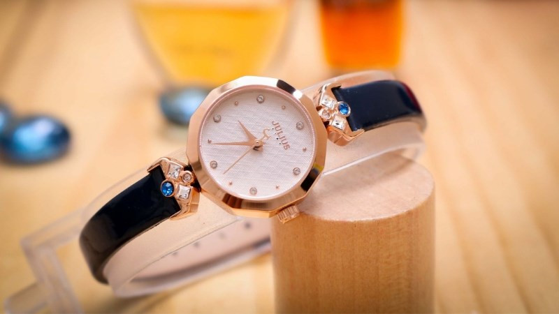 Kim đồng hồ Julius chính hãng hoạt động mượt mà, chính xác
