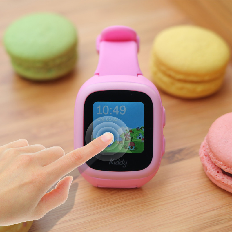 Đồng hồ Kiddy Viettel hiển thị giao diện gọi điện thoại trên màn hình