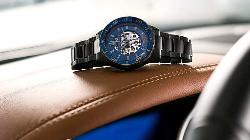 Đồng hồ Maserati Sport với thiết kế hầm hố và tính năng chronograph