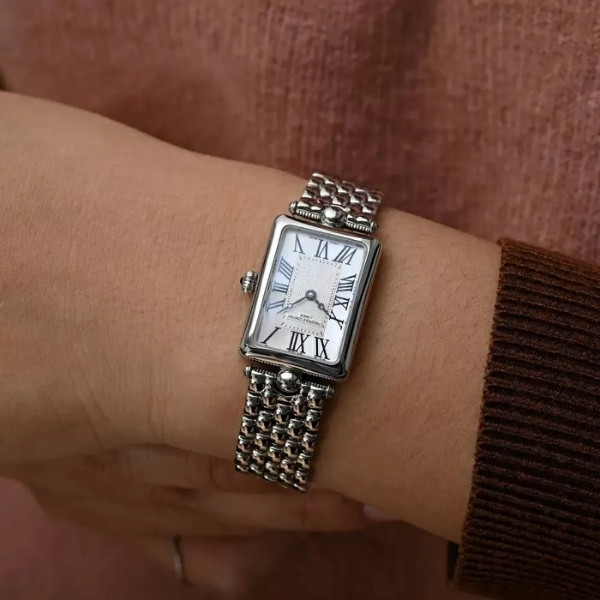 Đồng hồ Frederique Constant Art Deco FC-200MPW2AC6B dây kim loại, mặt ngọc trai thanh lịch